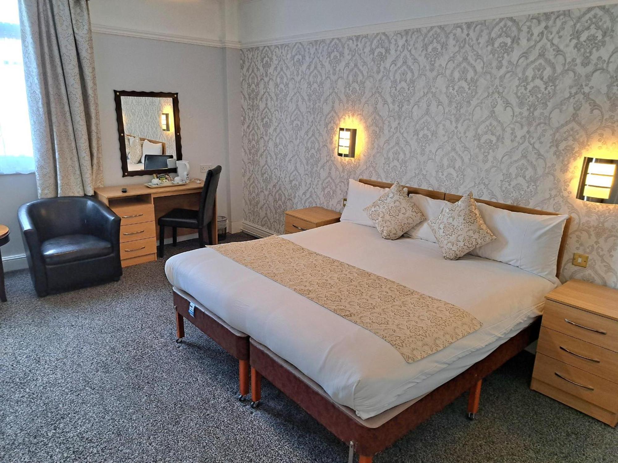 Prince Of Wales Hotel Саутпорт Екстериор снимка